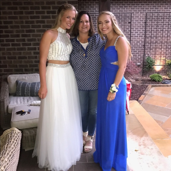 sherri hill white two piece prom dress Y2k 2piece Sherri Hill White Lace and Floral Embroidery Prom Dress, Size 4